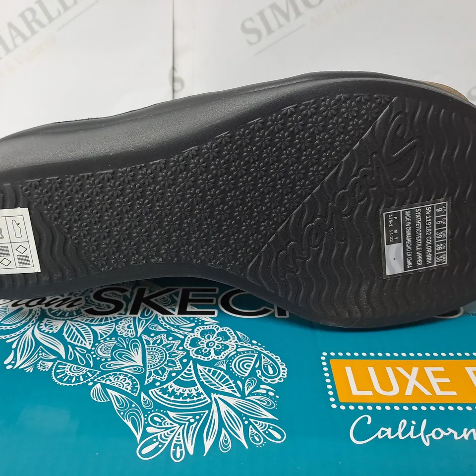 BOXED CALI SKECHERS WEDGED HEELED SANDALS BLACK SIZE 6