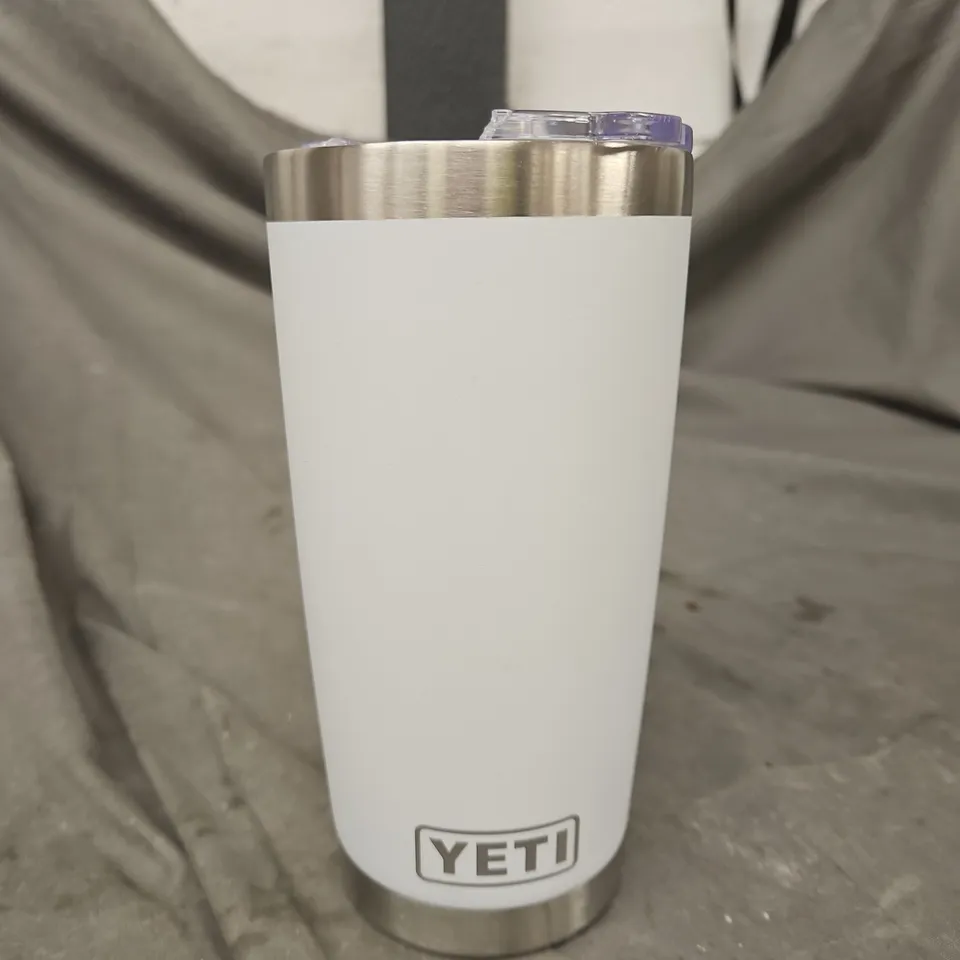 YETI DRINKS CONTAINER IN WHITE