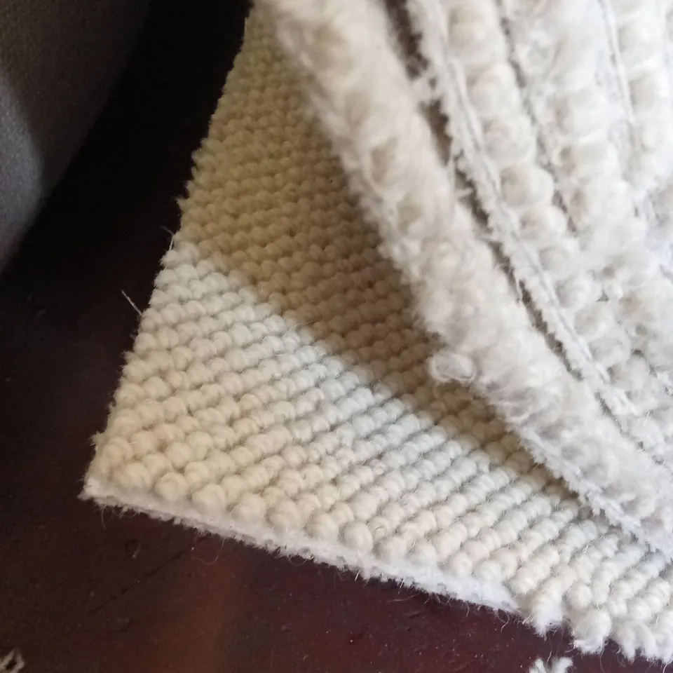 ROLL OF QUALITY DISCOVERY PIONEER CARPET // APPROX SIZE: 5 x 29.89m