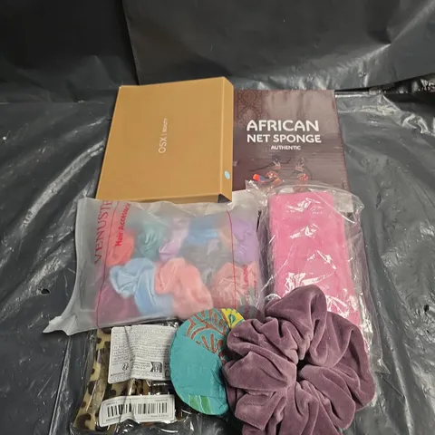 APPROXIMATELY 20 ASSORTED COSMETICS ITEMS TO INCLUDE HAIR CLIPS , NET SPONGE , ETC 