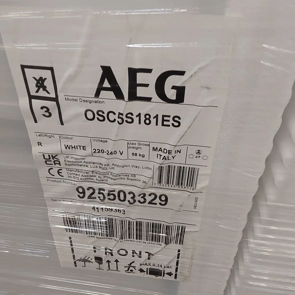 AEG OSC5S181ES LOW FROST INTEGRATED FRIDGE FREEZER, SLIDING HINGE, 70/30 RRP £500