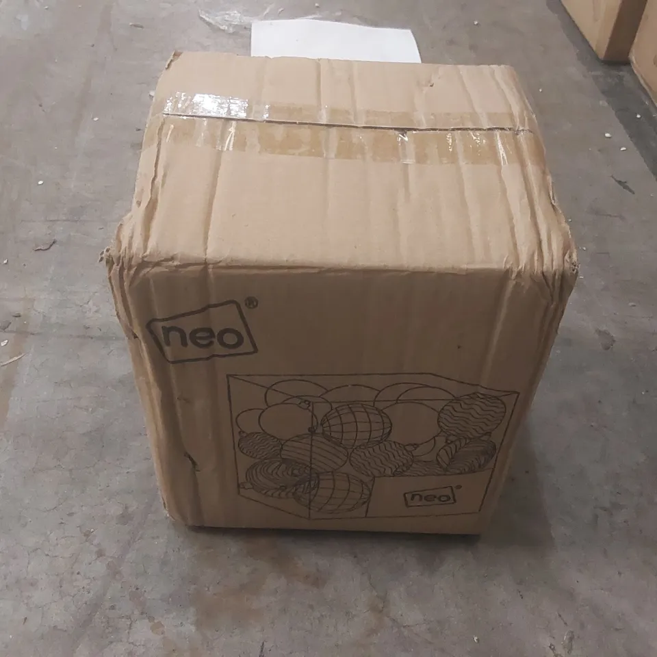 BOXED NEO BAUBLES SET