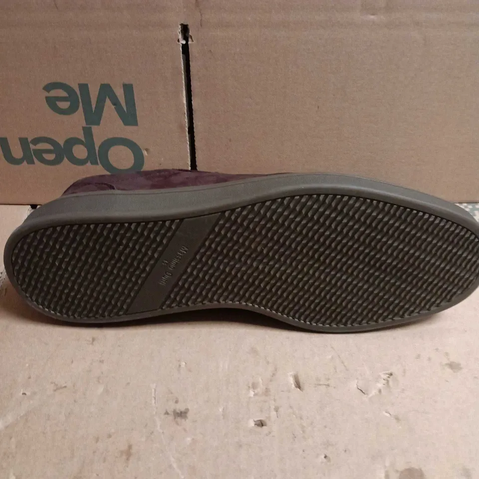 PAIR OF MASSIMO DUTTI MEN'S BURGUNDY TRAINERS – UK 11 