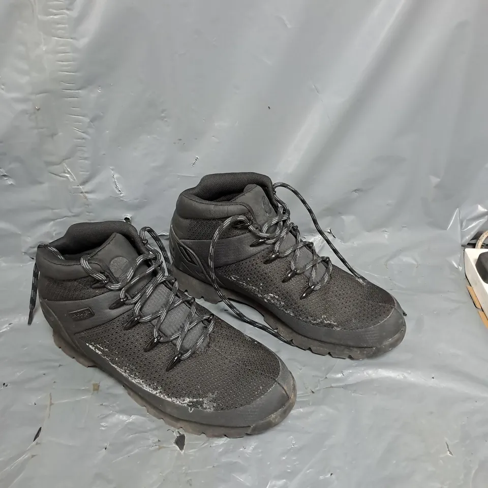 UNBOXED PAIR OF TIMBERLAND EURO SPRINT WATERPROOF BOOT BLACK UK 9