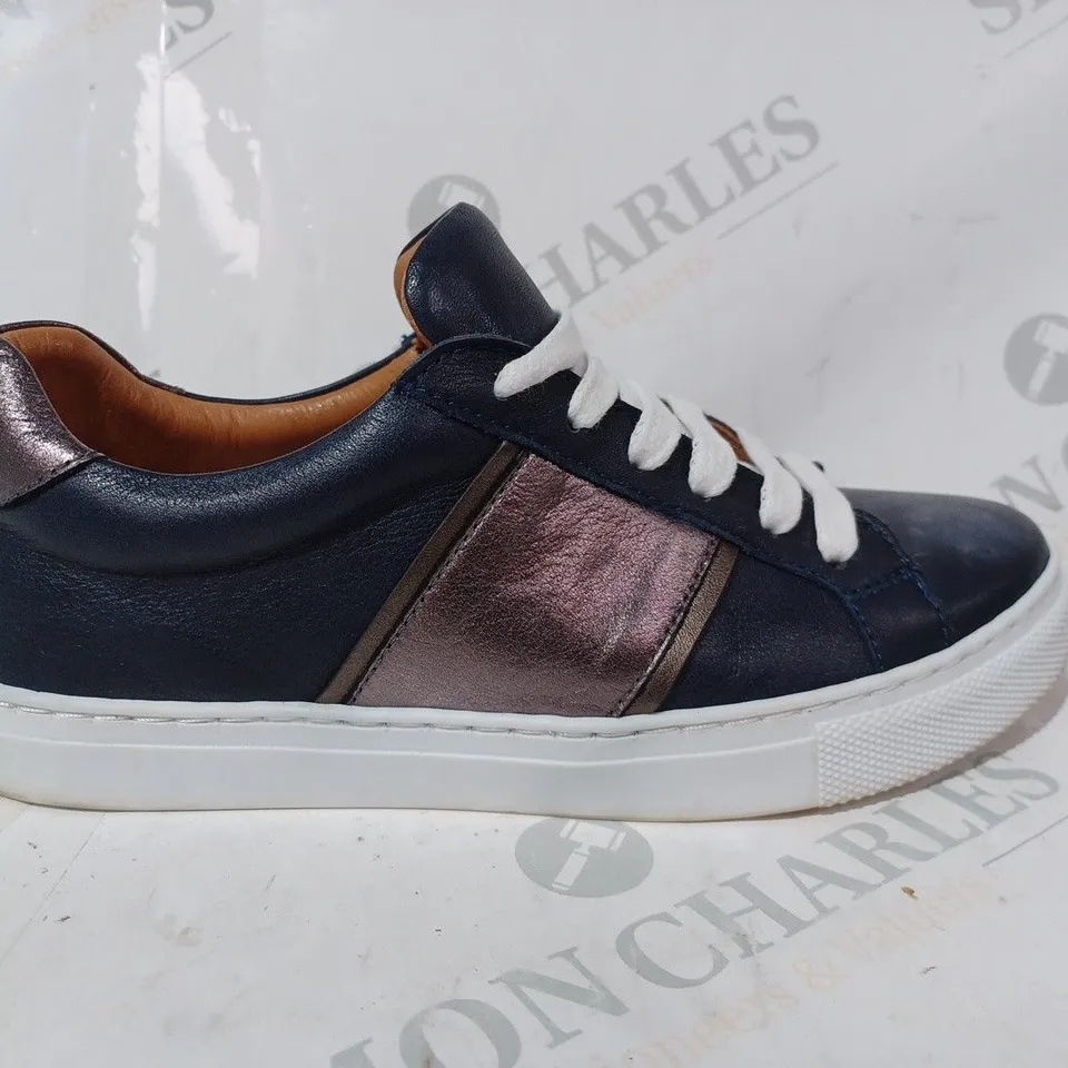 PAIR OF SHOON LACE UP TRAINERS IN NAVY SIZE 3