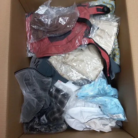 BOX CONTAINING A MIX OF APPROXIMATELY 25 ASSORTED CLOTHING ITEMS