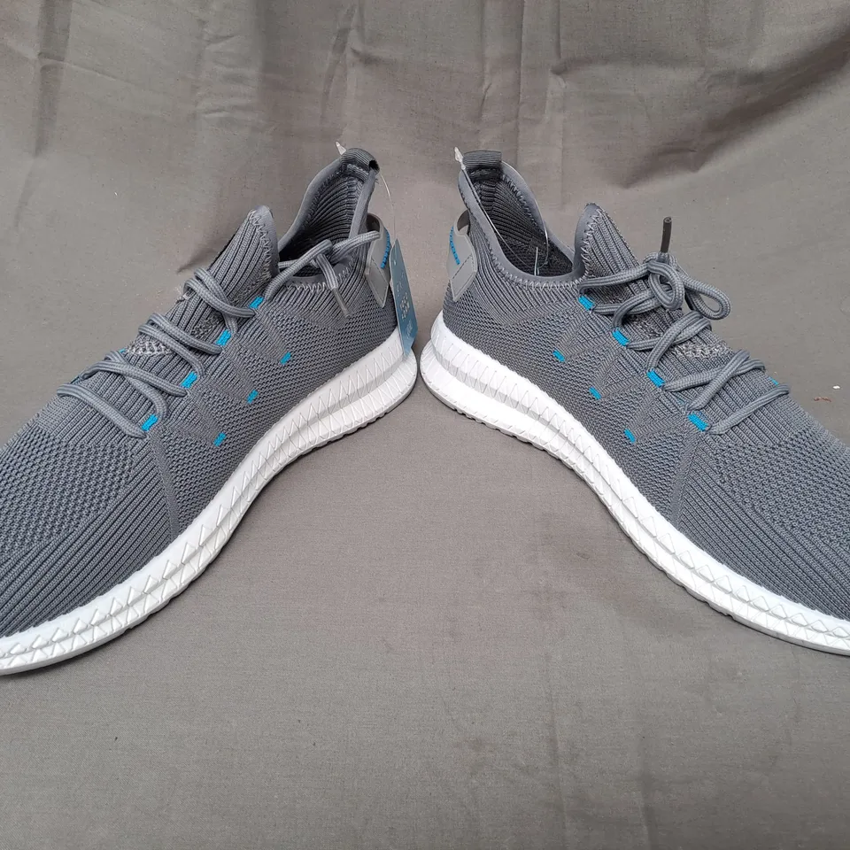 BOXED PAIR OF BXT YOGO FOAM CASUALS KNIT SHOES IN GREY SIZE 12