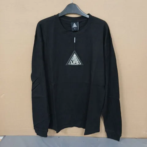 APPROXIMATELY 10 T -SHIRTS  ASSORTED SIZES WITH THE BRAND YOU DON'T WANT THIS LIFE .