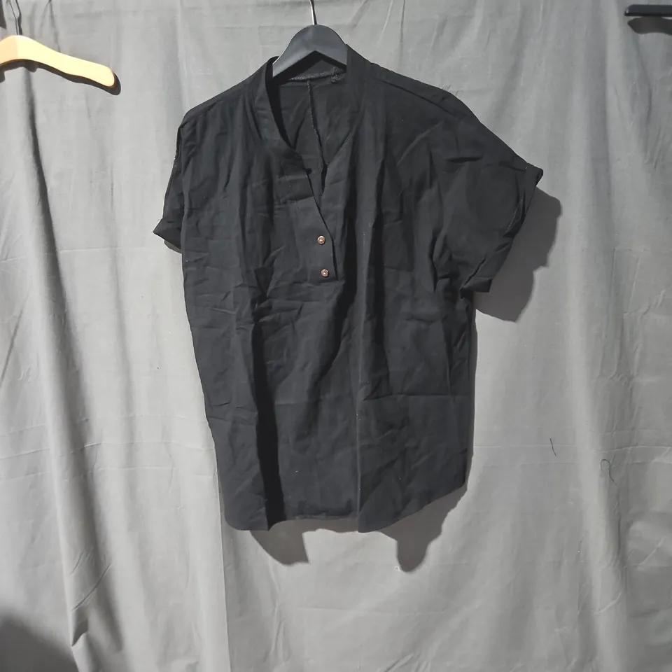 APPROXIMATLY 25 ITEMS INCLUDING TOP JUMPERS PJS ECT 