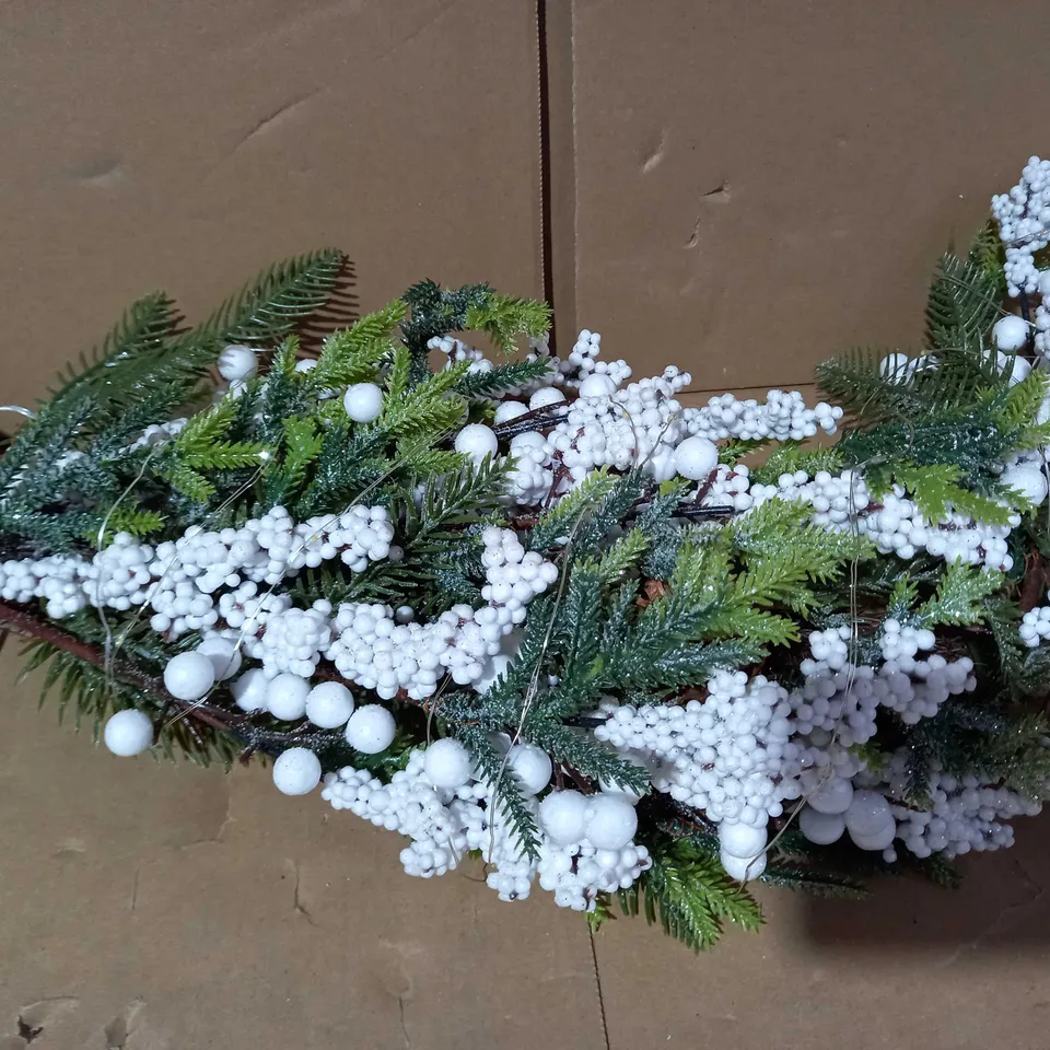 HOME REFLECTIONS 135CM PRELIT BERRY GARLAND