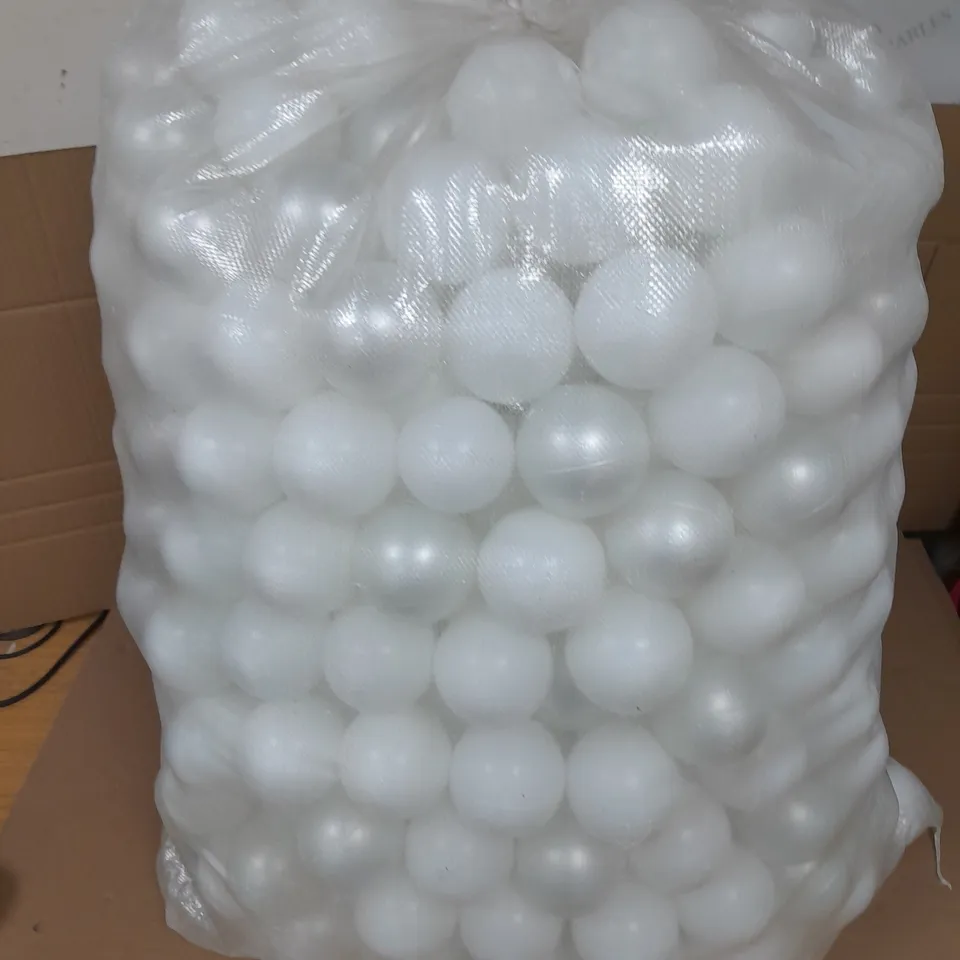 LARGE QUANTITY OF BALLPIT BALLS IN WHITE