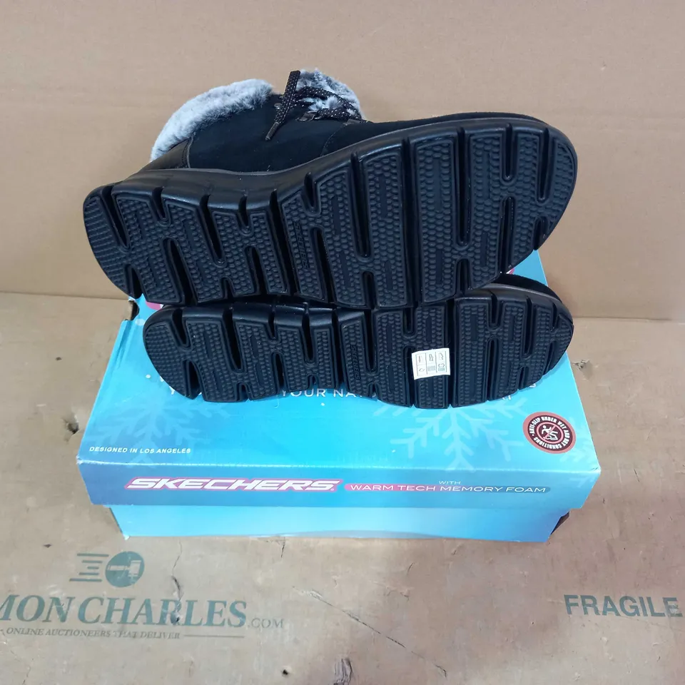 BOXED PAIR OF SKECHERS - SIZE 8