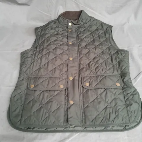 BARBOUR QUILTED GILET IN DARK GREEN SIZE XL