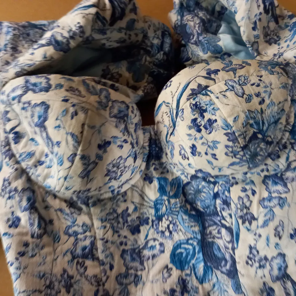 HOUSE OF LONDON BLUE FLORAL DRESS - XS