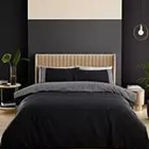 CATHERINE LANSFIELD ARTEMIS GREEK KEY DUVET COVER SET - BLACK