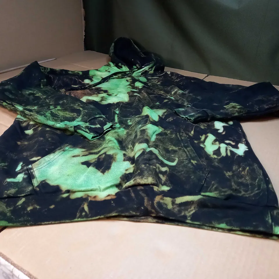 DESIGNER BLACK/GREEN FRONT POCKET GRUNGE STYLE HOODIE