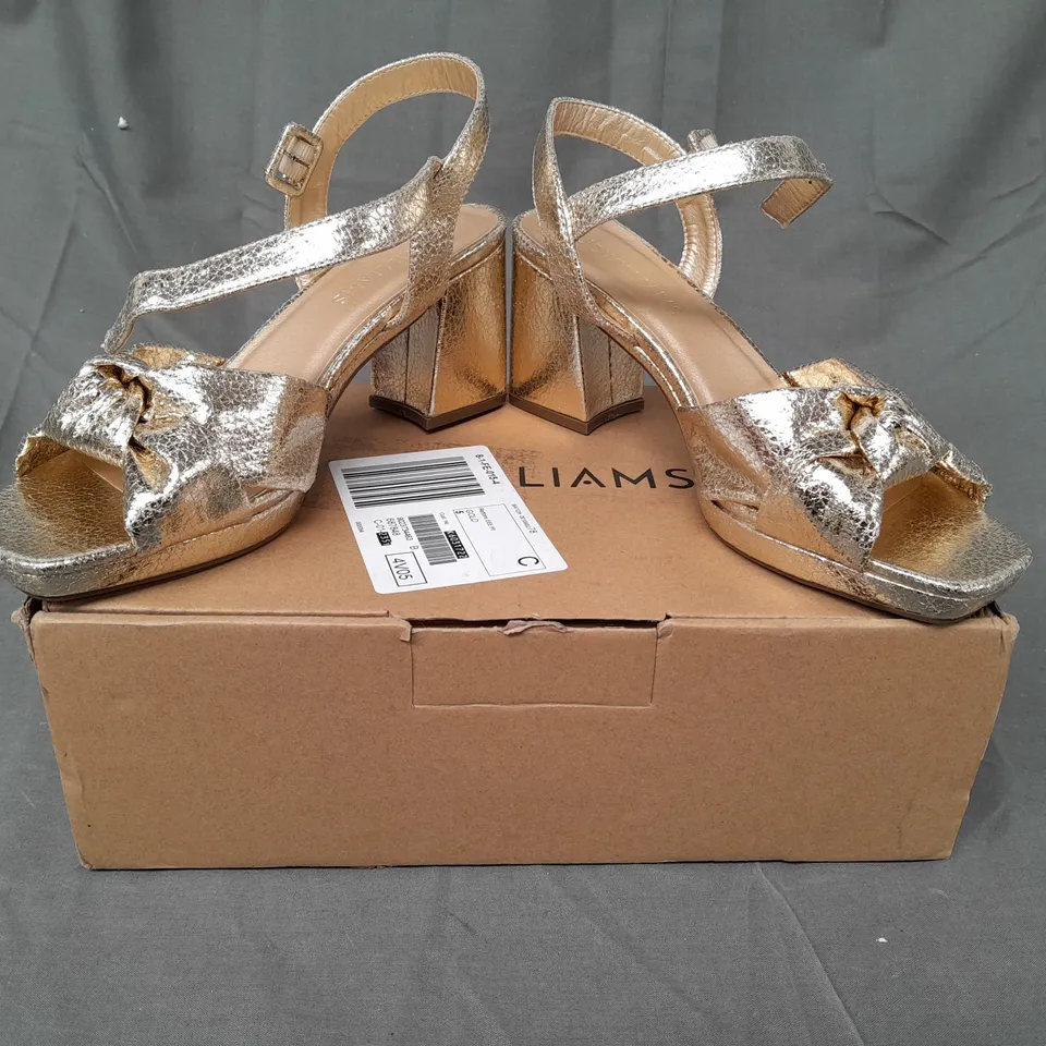 BOXED PAIR OF JD WILLIAMS OPEN TOE BLOCK HEEL SANDALS IN METALLIC GOLD UK SIZE 5