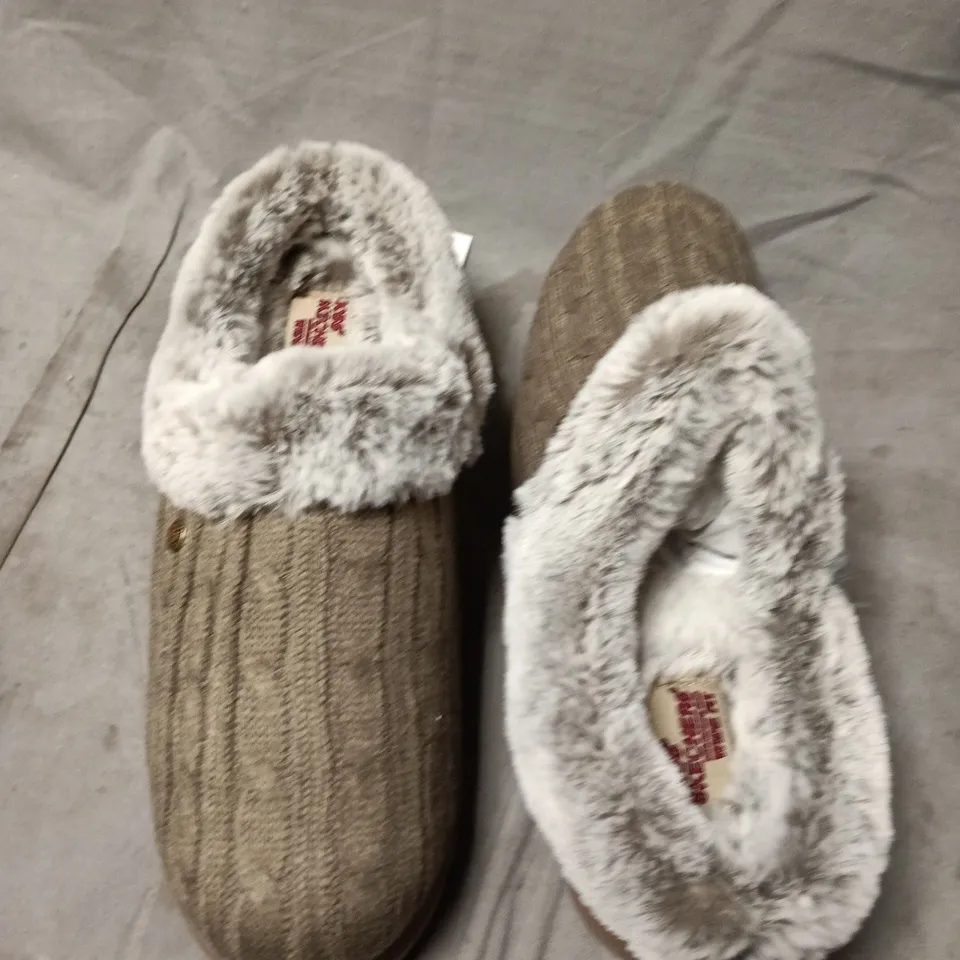 SKECHERS BOBS MEMORY FOAM SLIPPERS – KEEPSAKES ICE ANGEL TAUPE, UK 6 (EU 39) WOMEN’S