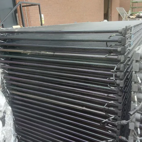 PALLET CONTAINING A VERY LARGE QUANTITY OF SOLAR PANELS