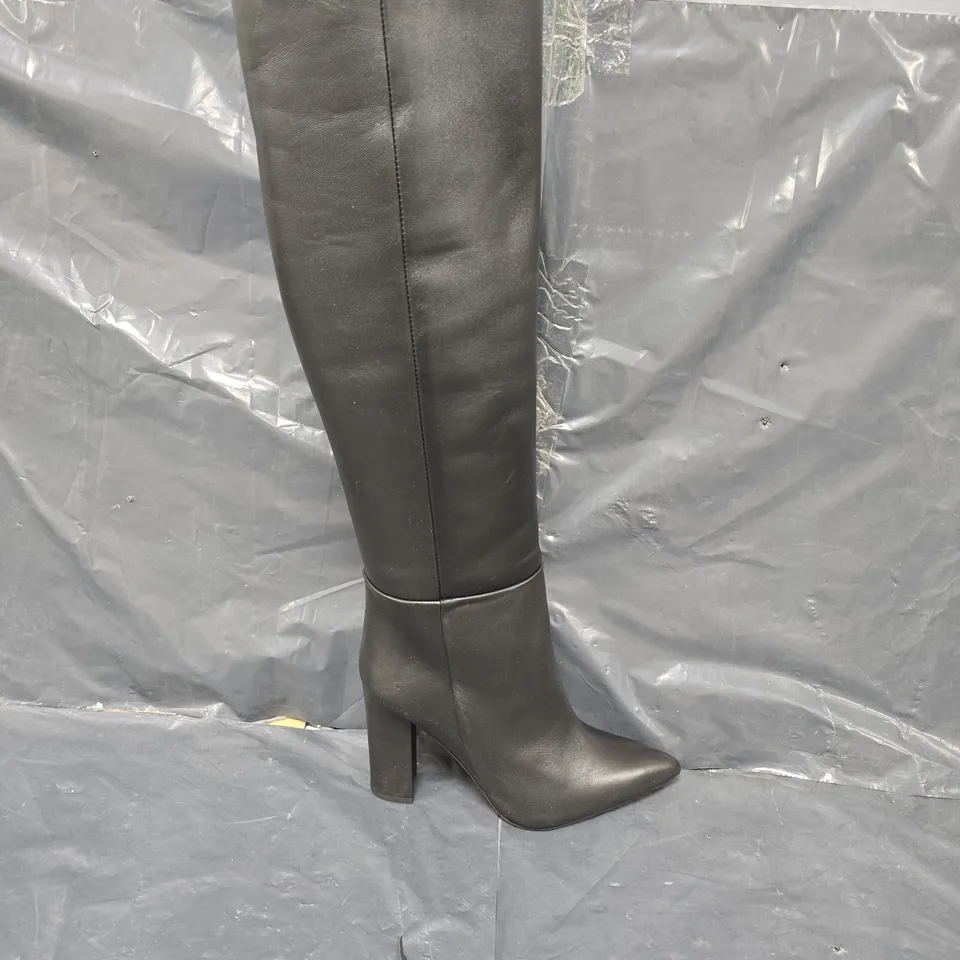 BOXED PAIR OF IDENTITA POINTED TOE HEEL KNEE HIGH BOOTS IN BLACK SIZE EU 38