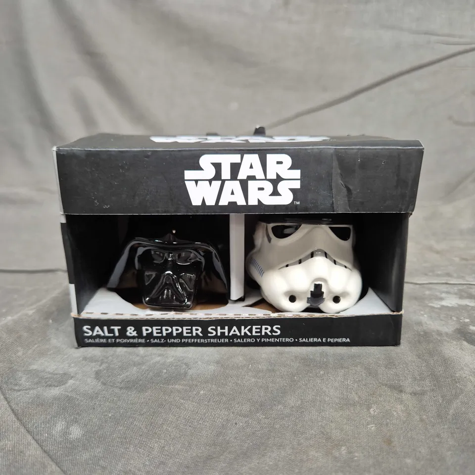 STAR WARS SALT & PEPPER SHAKERS – STORMTROOPER & DARTH VADER