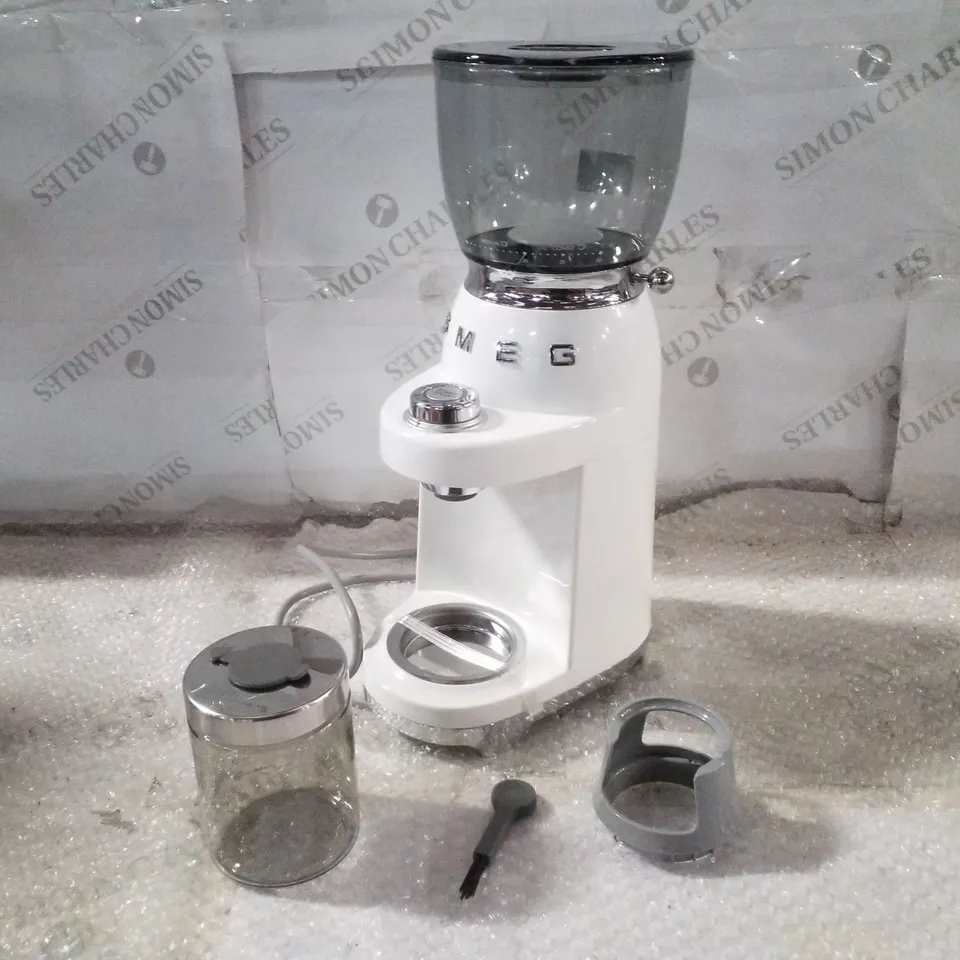 BOXED SMEG COFFEE GRINDER
