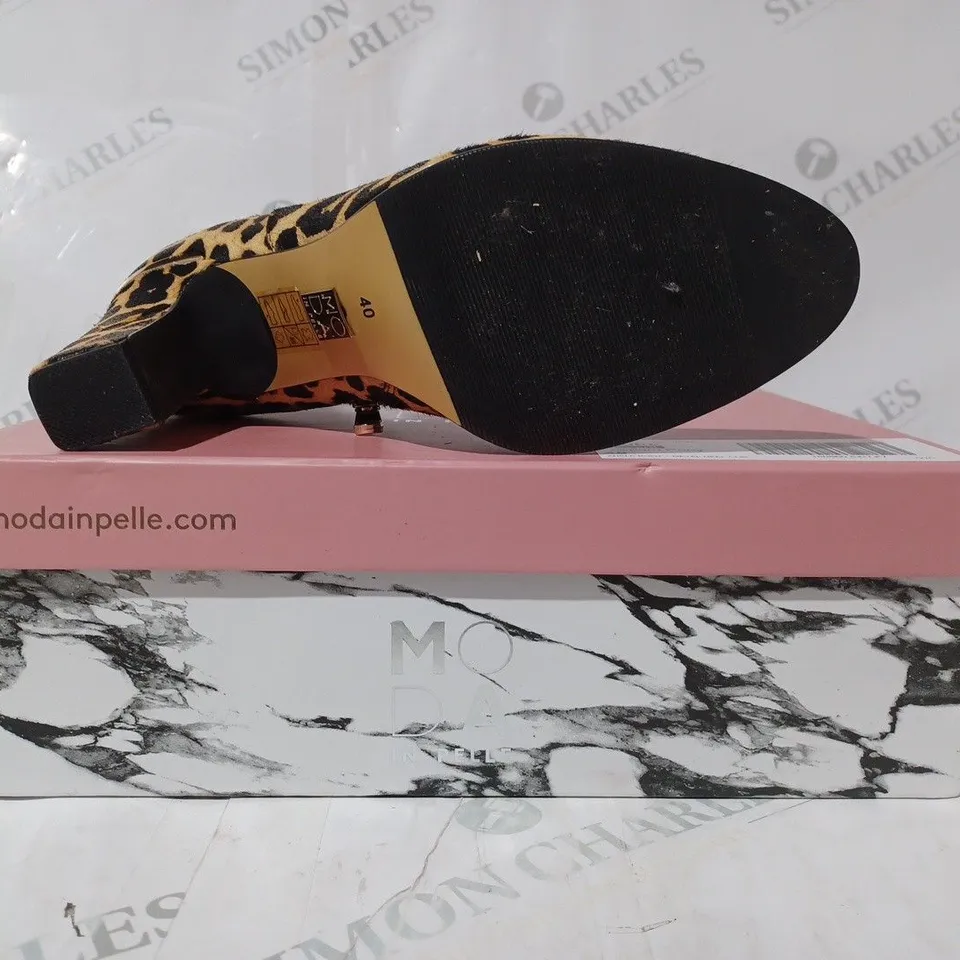 BOXED PAIR OF MODA IN PELLE LAURE HEELED ANKLE BOOTS IN LEOPARD PRINT UK SIZE 7