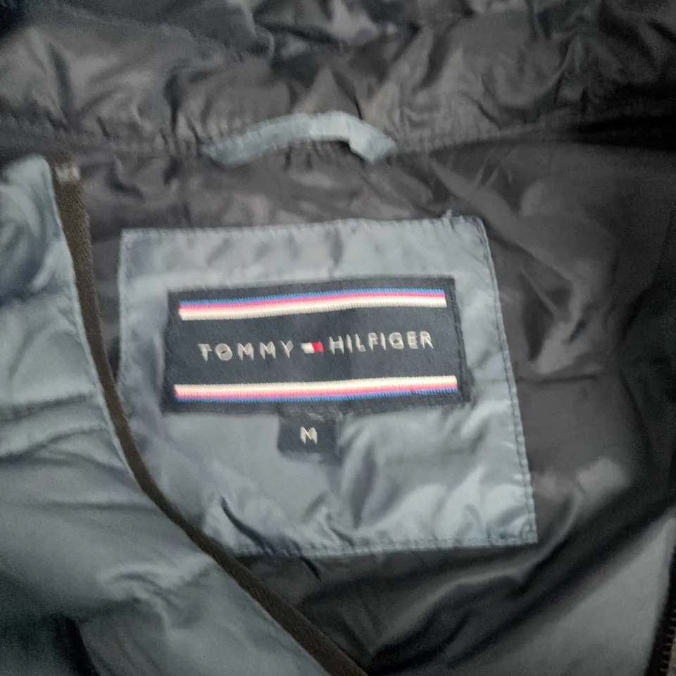TOMMY HILFIGER QUILTED PADDED JACKET – NAVY – UK SIZE M