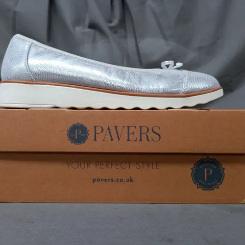 BOXED PAIR OF PAVERS SLIP-ON SHOES IN METALLIC SILVER SIZE 7