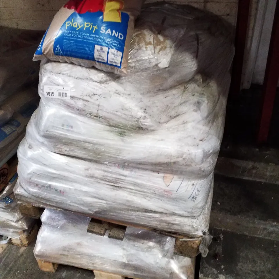 2 PALLETS EACH CONTAINING APPROXIMATELY 32 BAGS OF PLAY SAND
