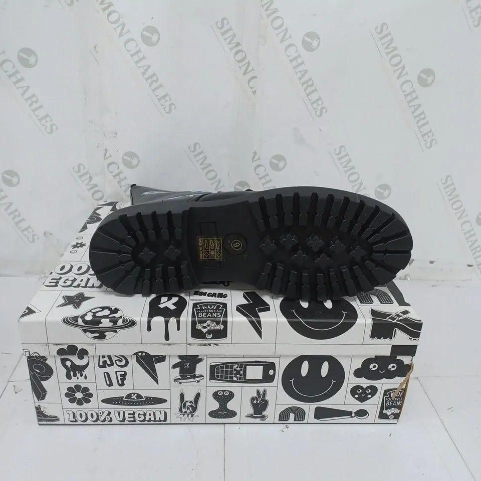 KOI FOOTWEAR MENS BLACK ANIMAL FREE MILITARY BOOTS SIZE 9