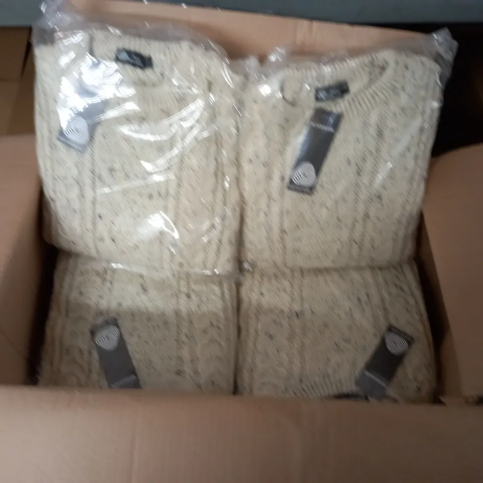 LOT OF 10 AS NEW PURE NEW WOOL JUMPERS IN MEDIUM