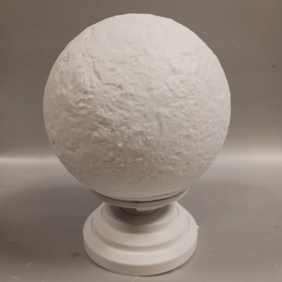 BOXED SMART MULTIFUNCTIONAL MOON LAMP 
