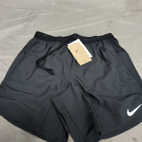 NIKE RUNNING SHORTS IN BLACK SIZE S 