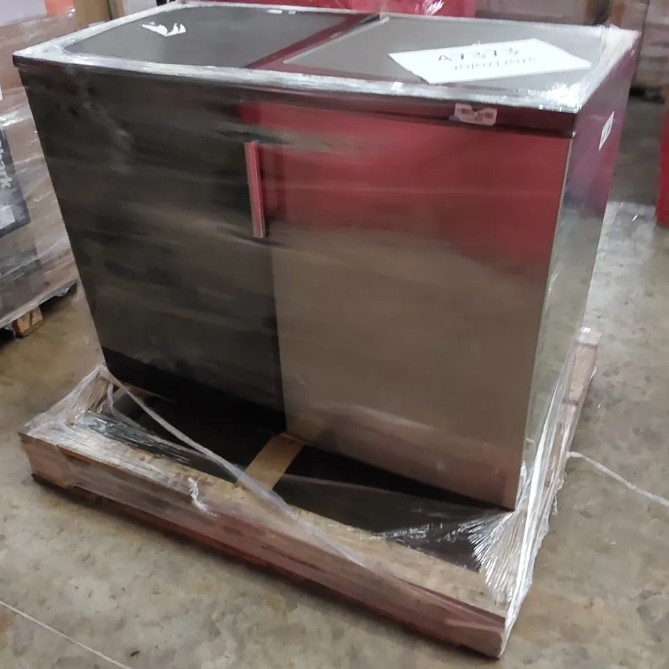 IGENIX 55CM UNDER COUNTER LARDER FRIDGE BLACK AND HISENSE 133L UNDER COUNTER LARDER FRIDGE GREY - UNPROCESSED RAW RETURNS