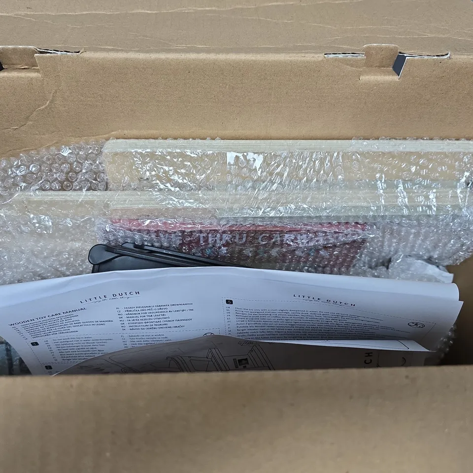 LITTLE DUTCH WOODEN GARAGE PLAYSET – DRIVE-THROUGH CAR WASH, REAL SIZE