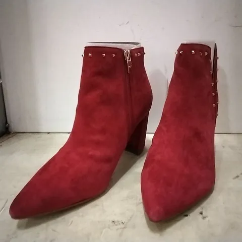 BOXED MF CLIENT ANKLE BOOTS , RED , UK 7.5