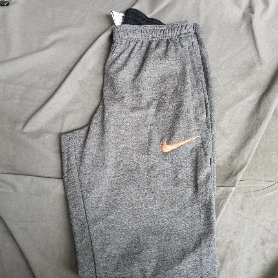 NIKE DRI-FIT JOGGERS – GREY, SIZE M