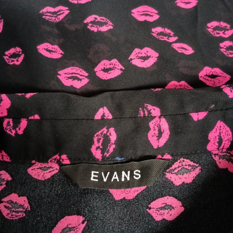 EVANS WOMEN'S BLOUSE – BLACK WITH PINK LIP PRINT, UK 18