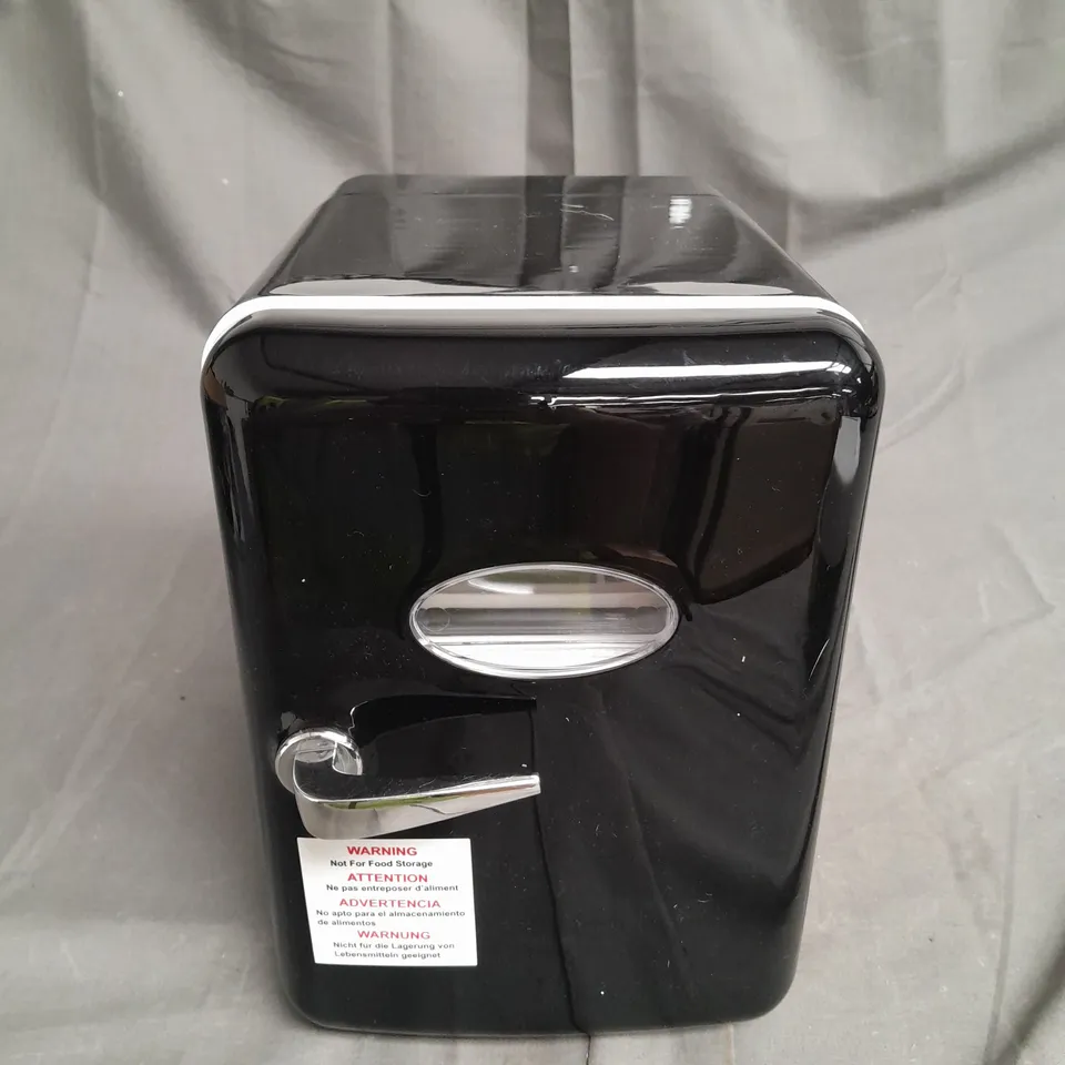 SO CHILL MINI FRIDGE BLACK RRP £44.99