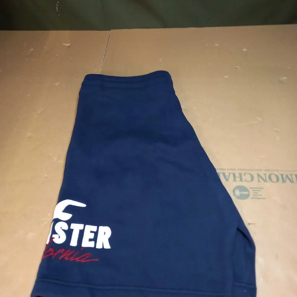 HOLLISTER LOGO FELEECED SHORTS SIZE M