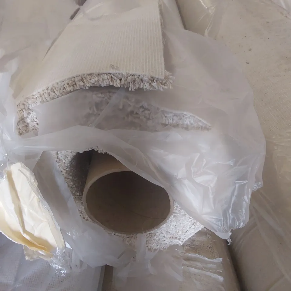 ROLL OF QUALITY ULTIMATE EXPRESSIONS PEARL CARPET - APPROXIMATELY 2.75 x 5m