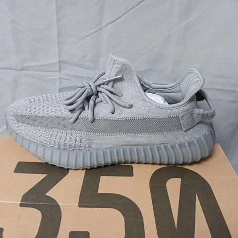 ADIDAS YEEZY BOOST 350 V2 GREY SNEAKERS – US 9 (MEN)