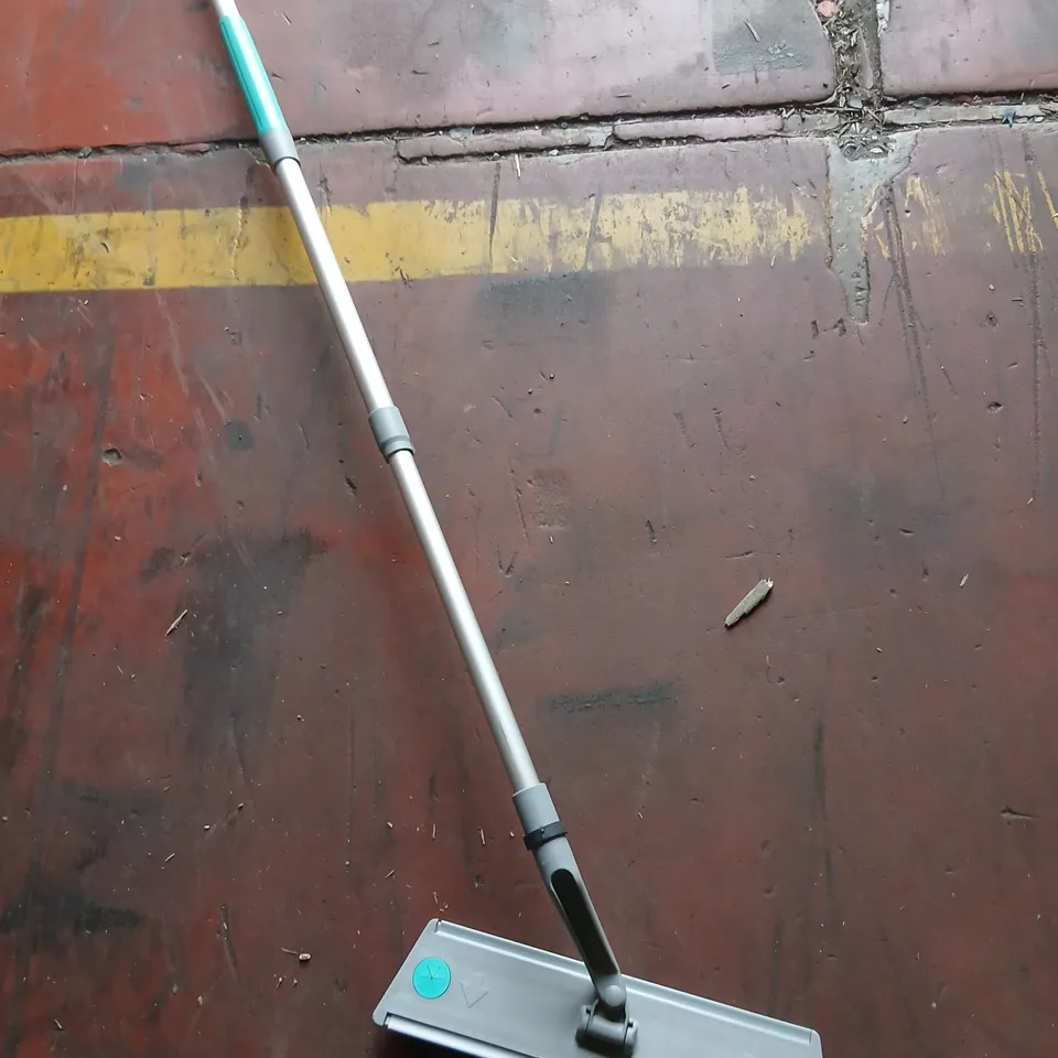 K'A'RCHER FLAT MOP WITH TELESCOPIC ALUMINIUM HANDLE