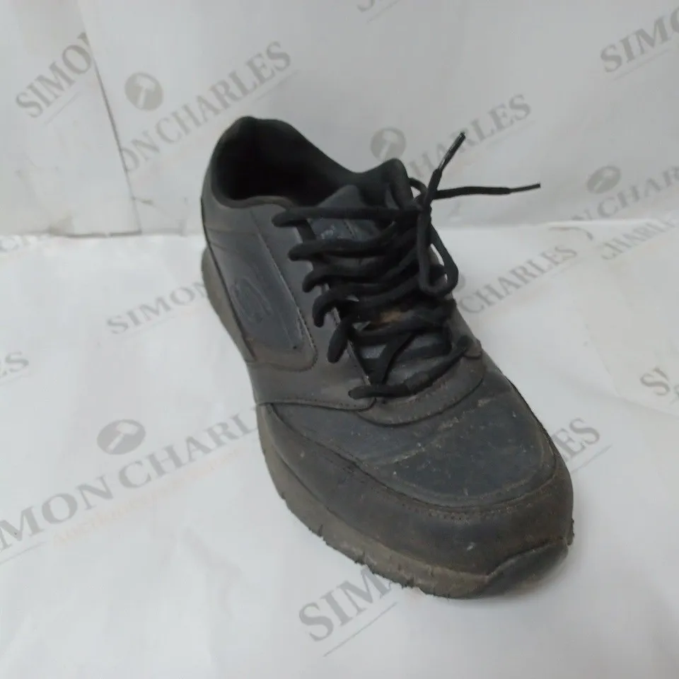 BOXED PAIR OF SKECHERS NAMPA SLIP RESISTANT BLACK WORK TRAINERS SIZE 11