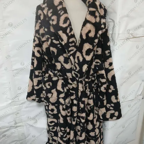 YOURS CURVE FLUFFY ANIMAL SHAWL COLLAR ROBE - SIZE 22-24