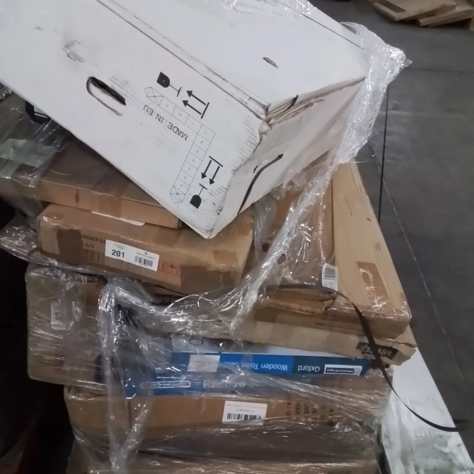 PALLET CONTAINING ASSORTED ITEMS TO INCLUDE: TOWEL RAILS, TOILET SEATS, RADIATOR COVER ECT.