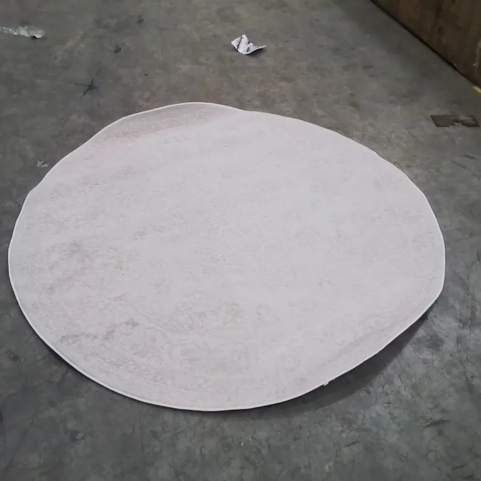 QUALITY DESIGNER AREA RUG - APPROXIMATELY 152X152CM