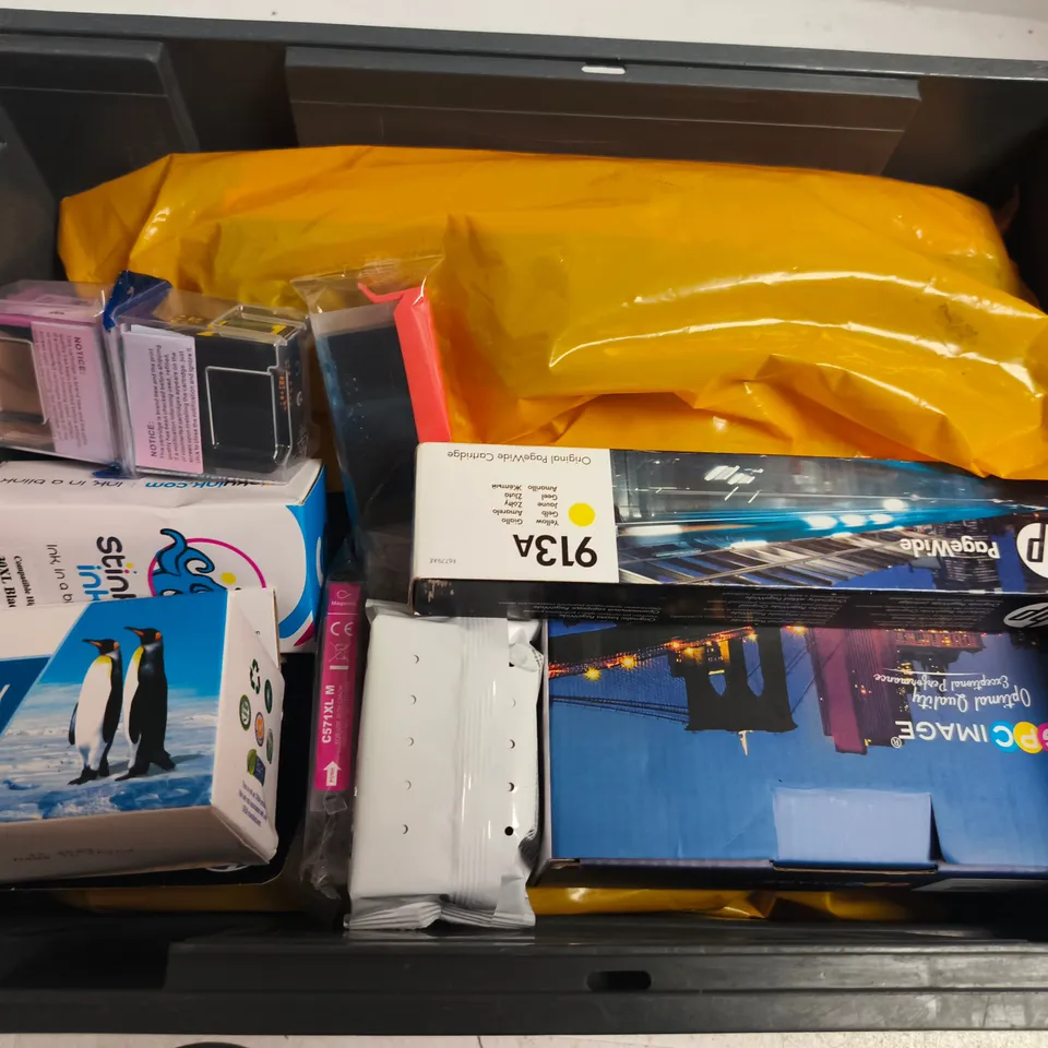 APPROXIMATELY 15 ASSORTED PRINTER INKS TO INCLUDE KODAK30CMY, HP PAGEWIDE 913A YELLOW, STINKY INK 30XL BLACK, ETC