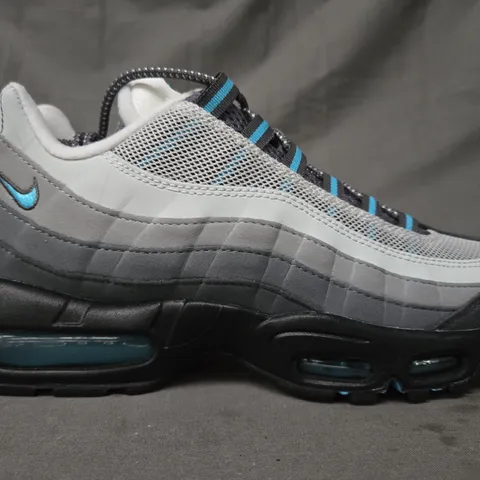 BOXED PAIR OF NIKE AIR MAX 95 SHOES IN GREY/BLUE UK SIZE 8